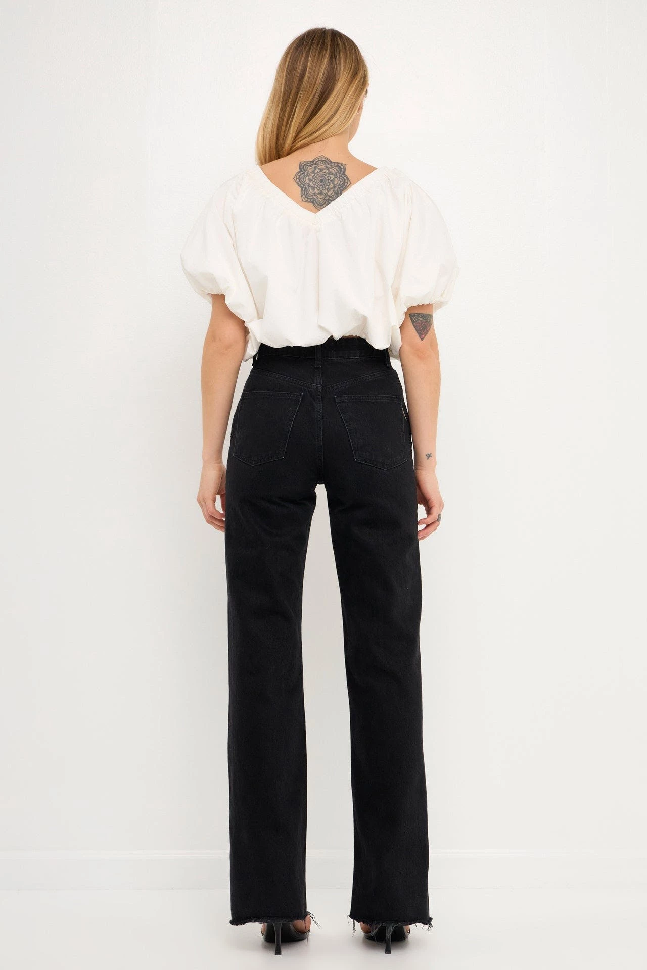 Endless Rose Cropped V-neckline Puff Top - Image 8