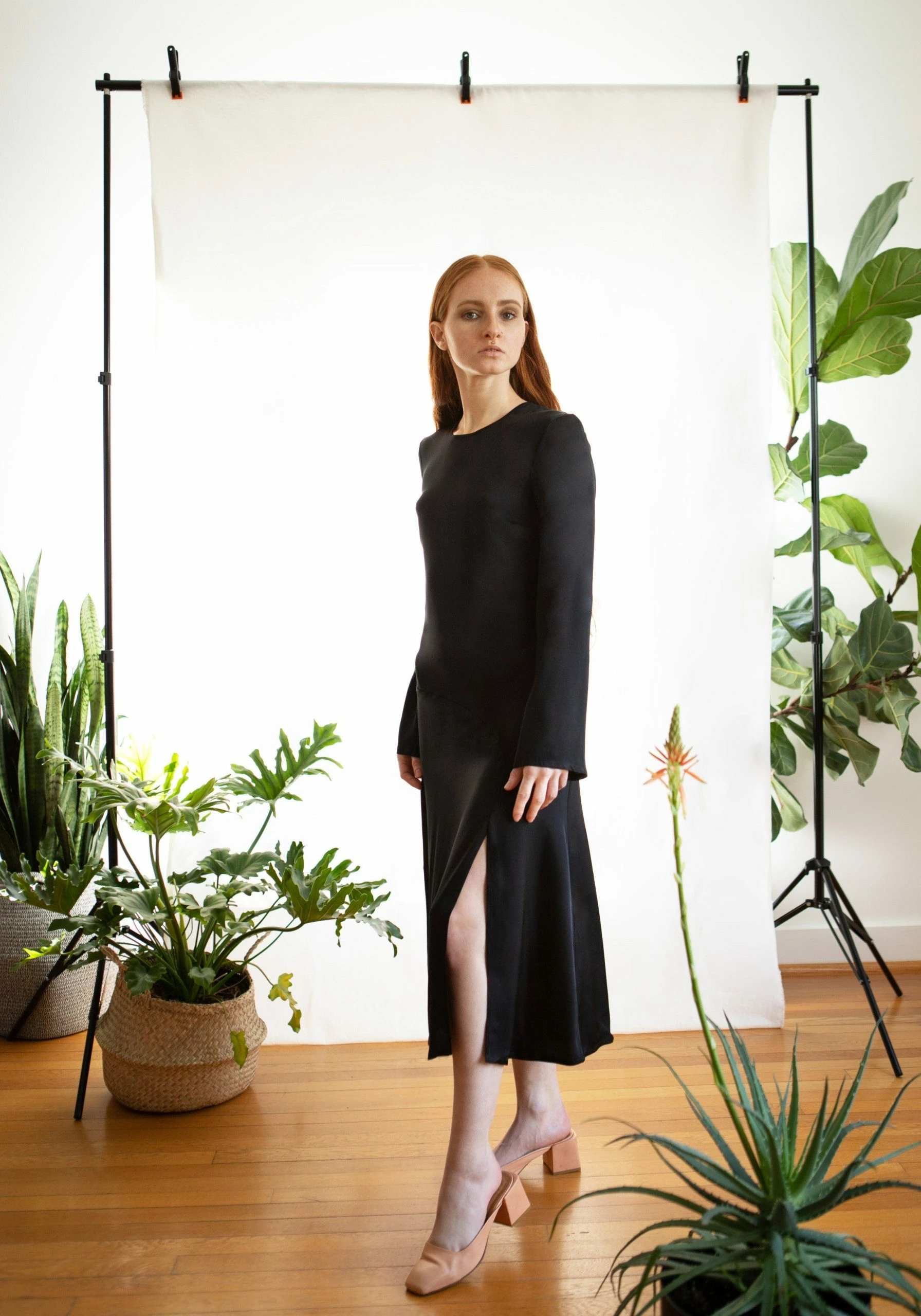Onīrik īrik Nina Dress / Black Silk - Image 5