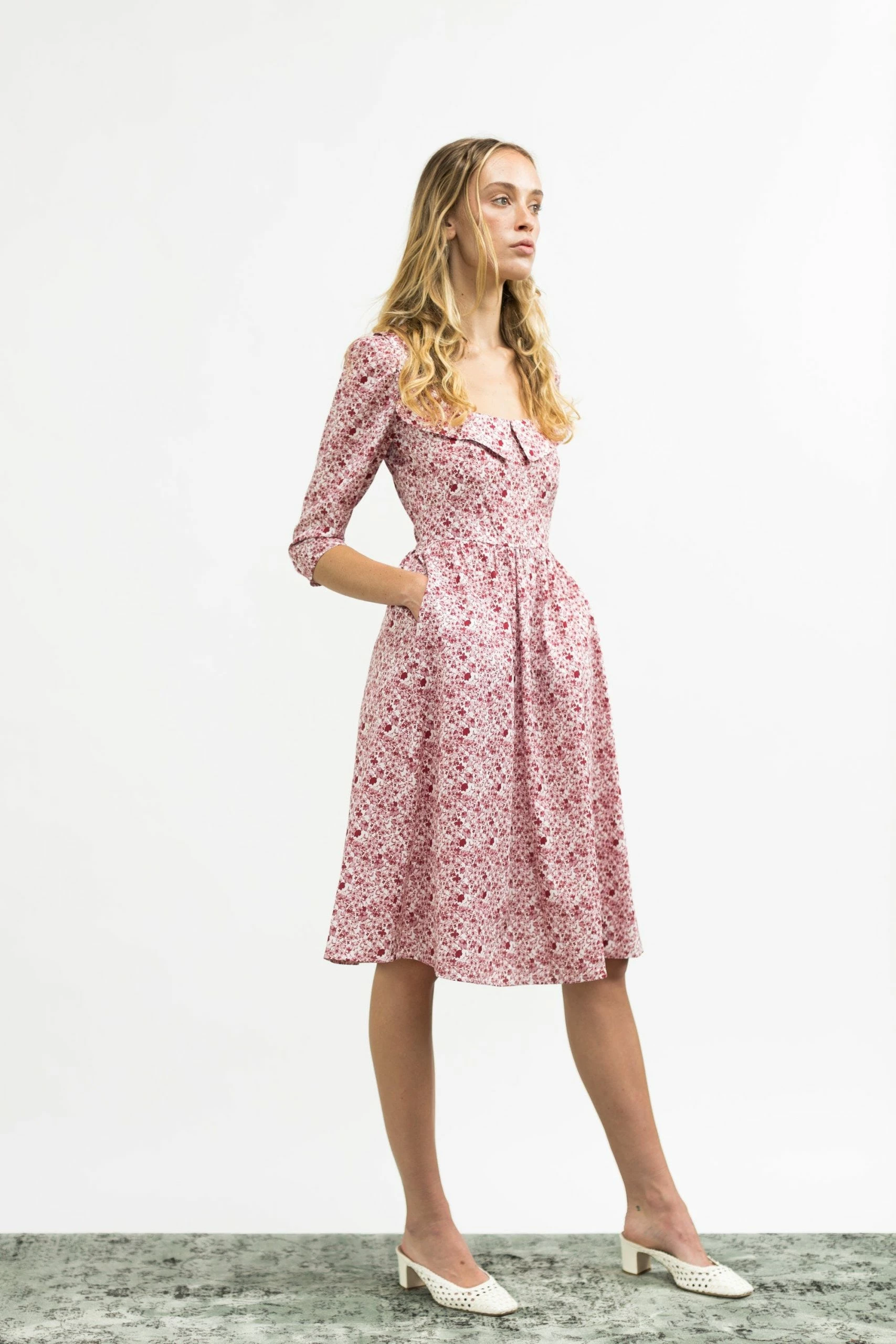 Onīrik īrik Marisol Dress / Pink (Ruby Red On Milkly White) Cotton Floral