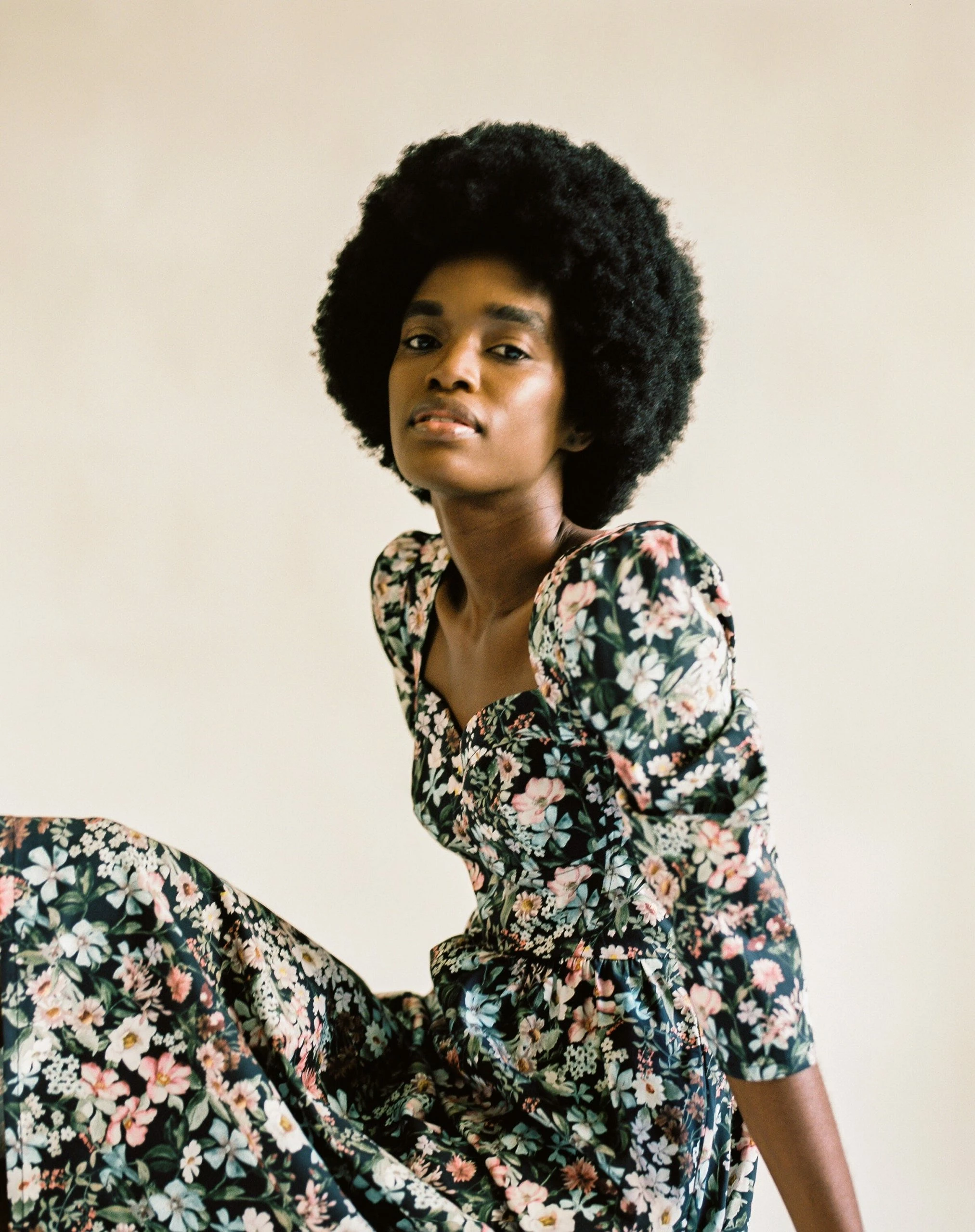 Onīrik īrik Violet Dress With A Sweetheart Neckline/Black Floral Cotton - Image 4